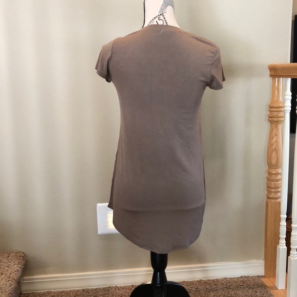 Chris and Carol khaki T-shirt - Picture 5 of 8